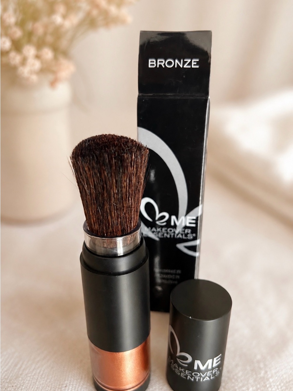ME Makeover Essentials Shimmer Powder Brush - Bronze Finish